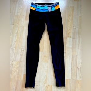 RARE Lululemon Wunder Under Leggings. Size 6